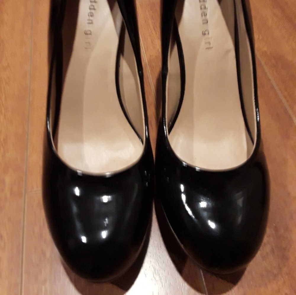 Madden Girl Pumps Size 8 Black